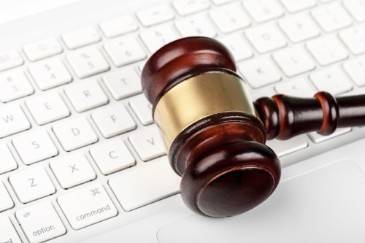 How to Choose Blog Topics that Resonate with Your Law Firm's Audience